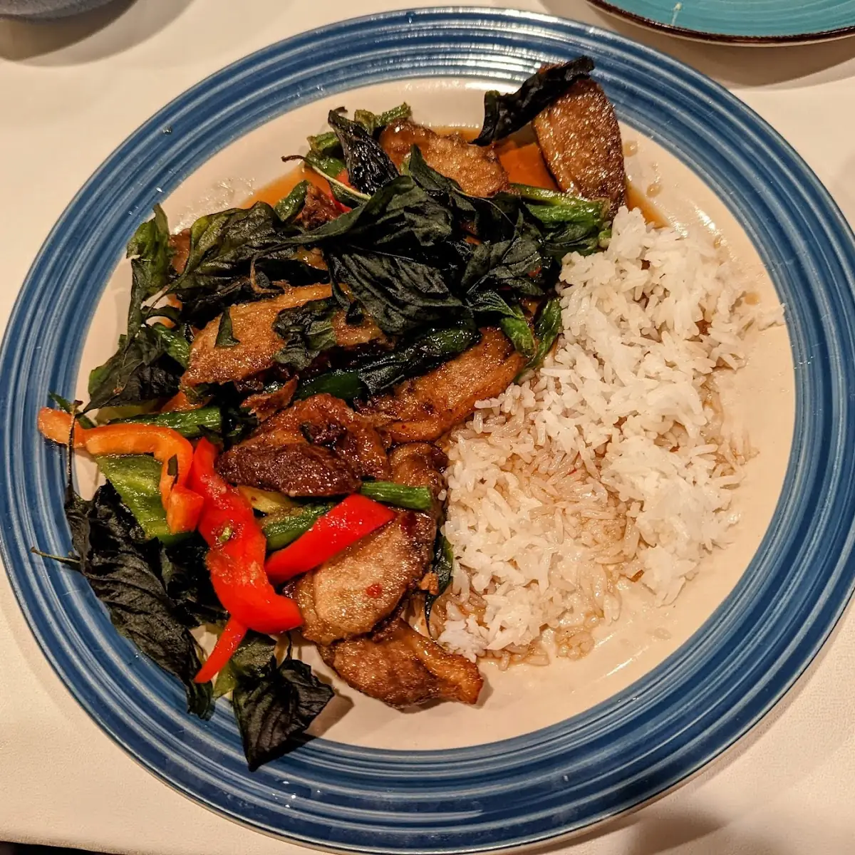 crispy duck basil ผัดเป็ดกรอบ